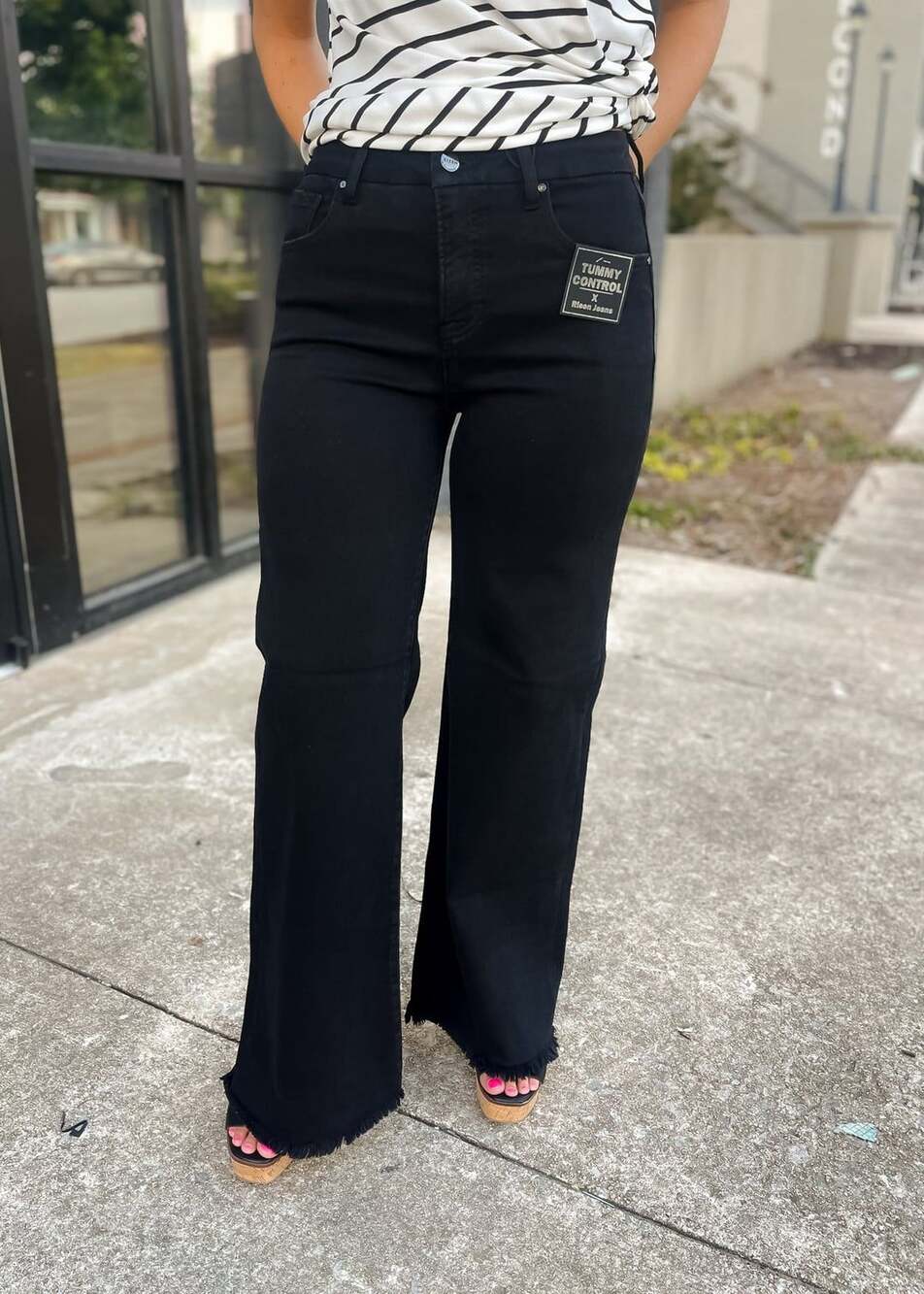 Risen Jeans Wide Leg Jeans Size 9/29 Black Tummy Control NWT